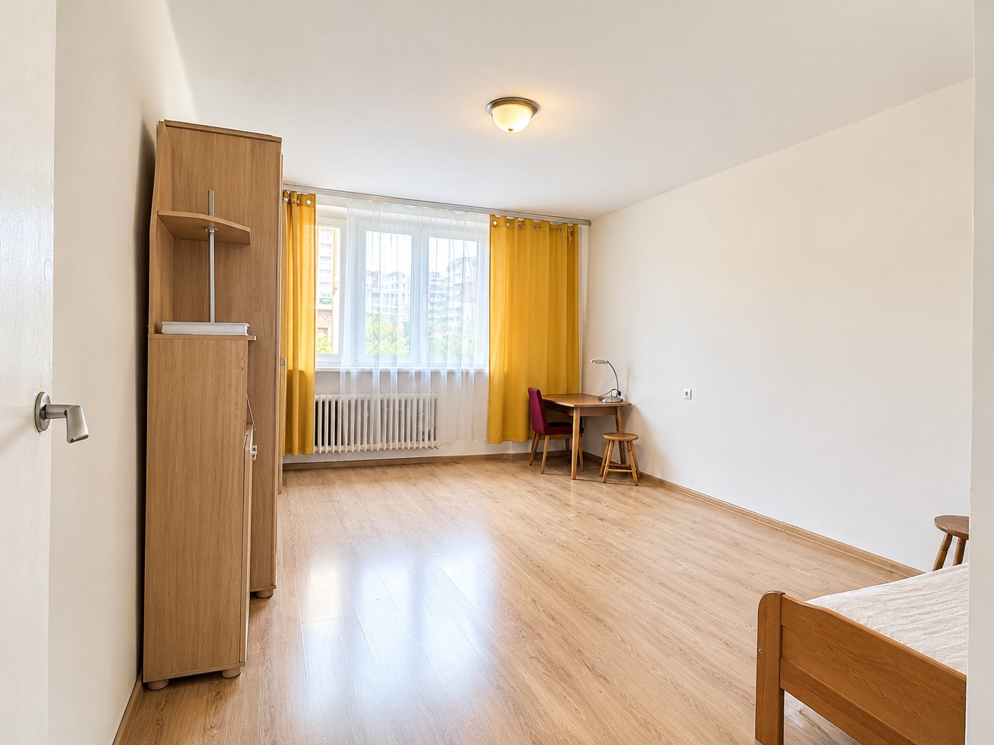 Bytom Centrum 2 pokoje, oddzielna kuchnia, duży balkon i parking