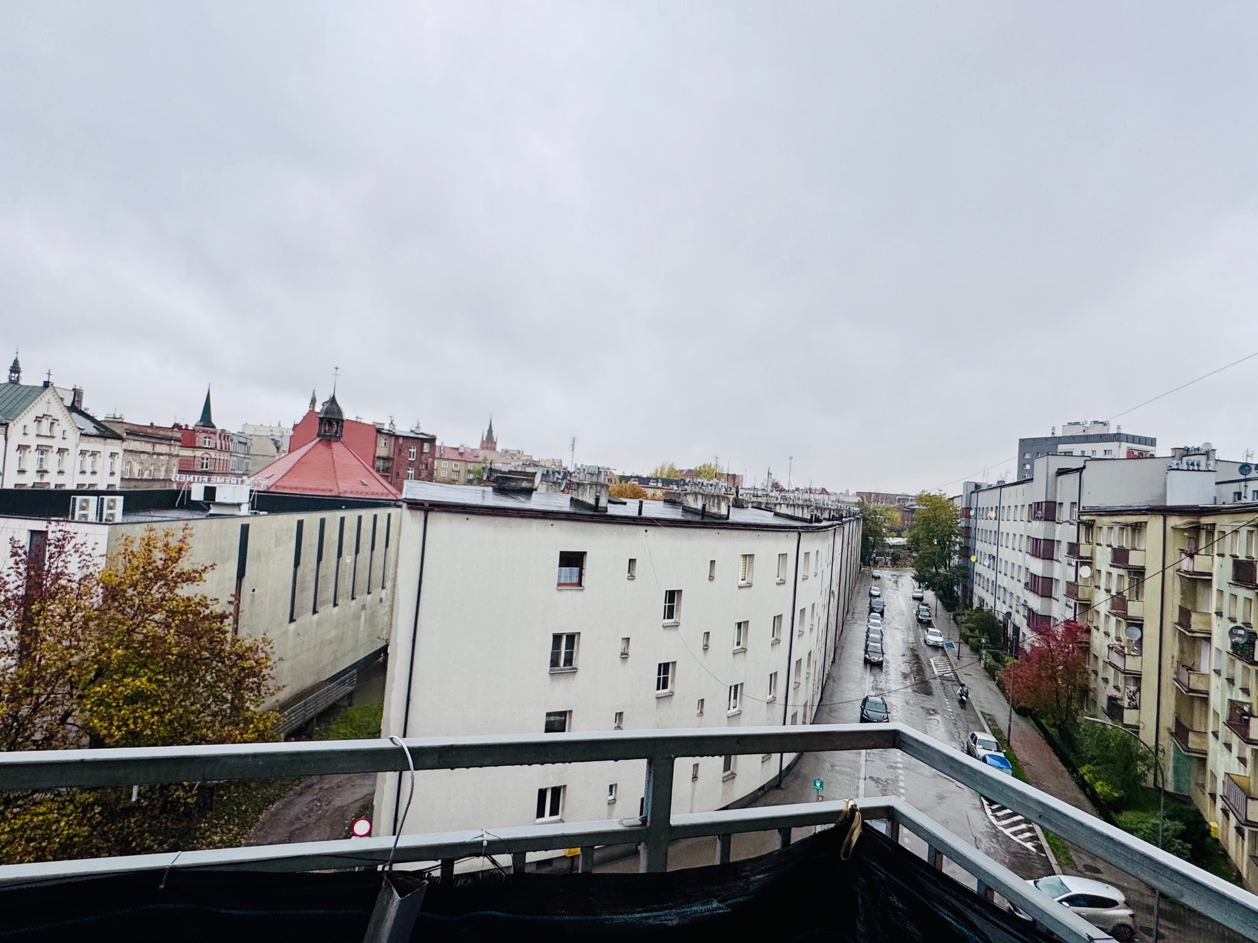 Bytom Centrum 2 pokoje, oddzielna kuchnia, duży balkon i parking