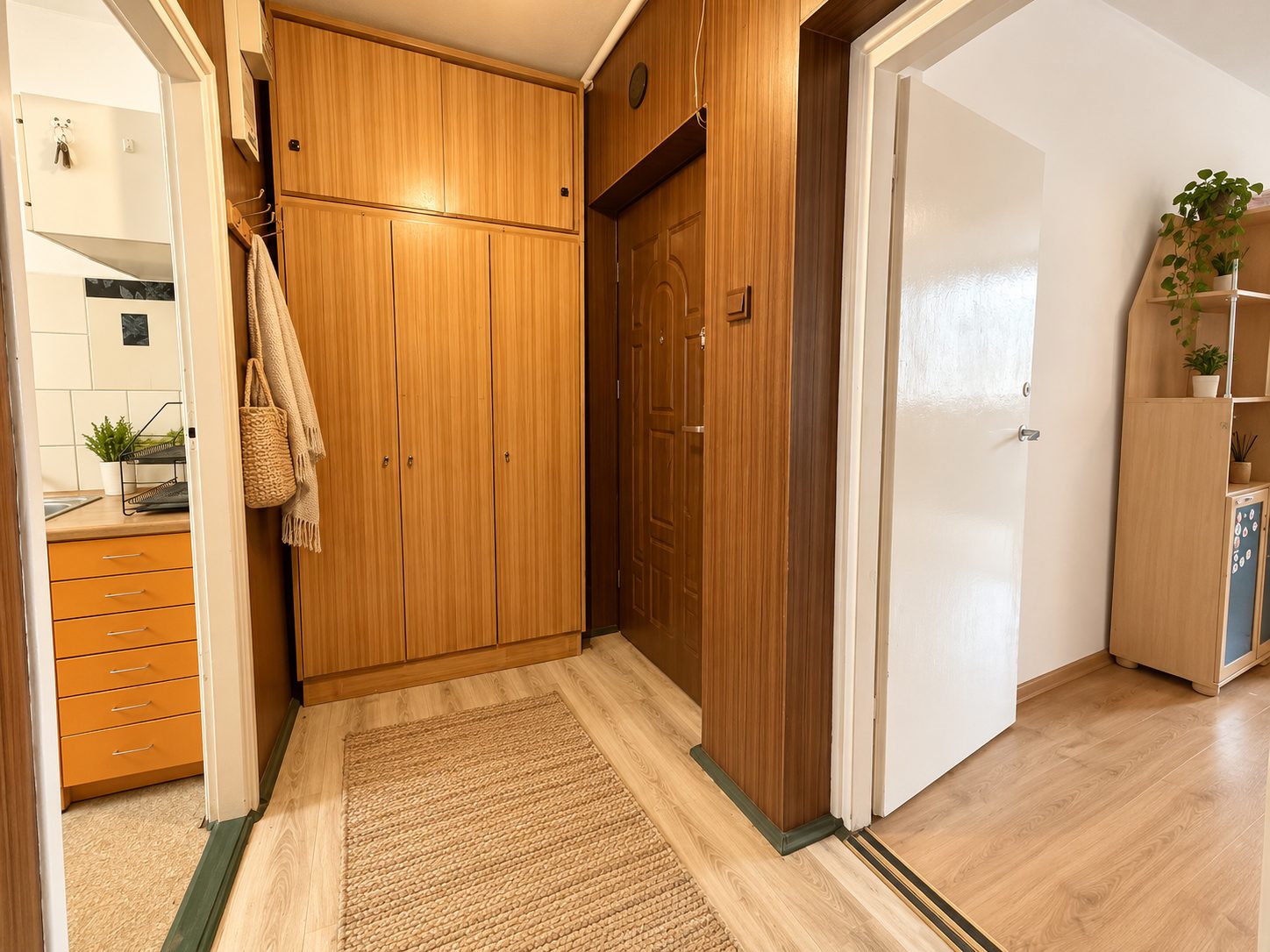 Bytom Centrum 2 pokoje, oddzielna kuchnia, duży balkon i parking